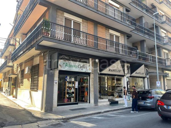 negozio in vendita a Triggiano