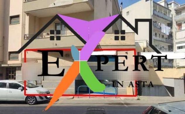 locale commerciale in vendita a Triggiano