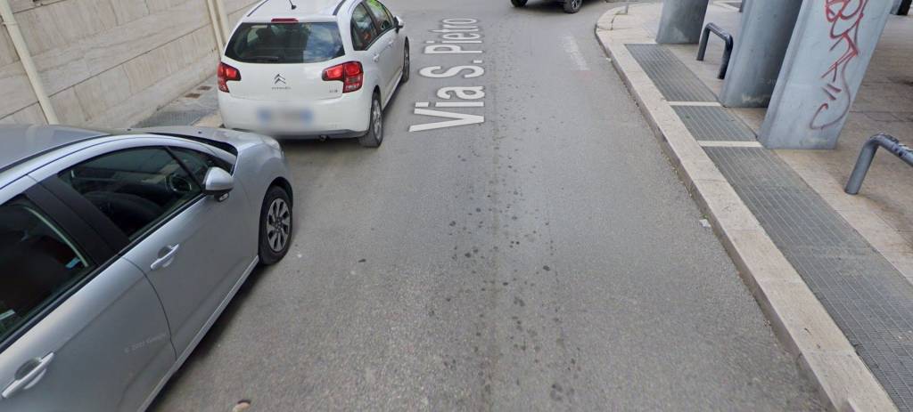 locale commerciale in vendita a Triggiano