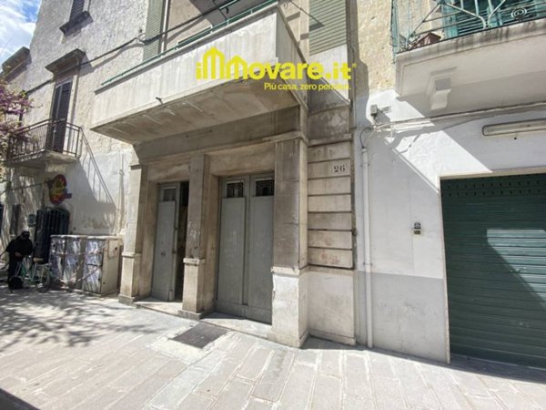 negozio in vendita a Triggiano