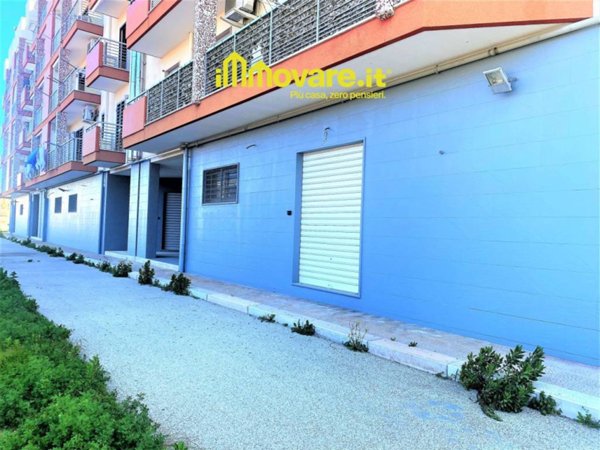 negozio in vendita a Triggiano