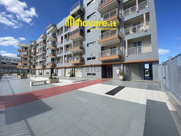 locale commerciale in vendita a Triggiano