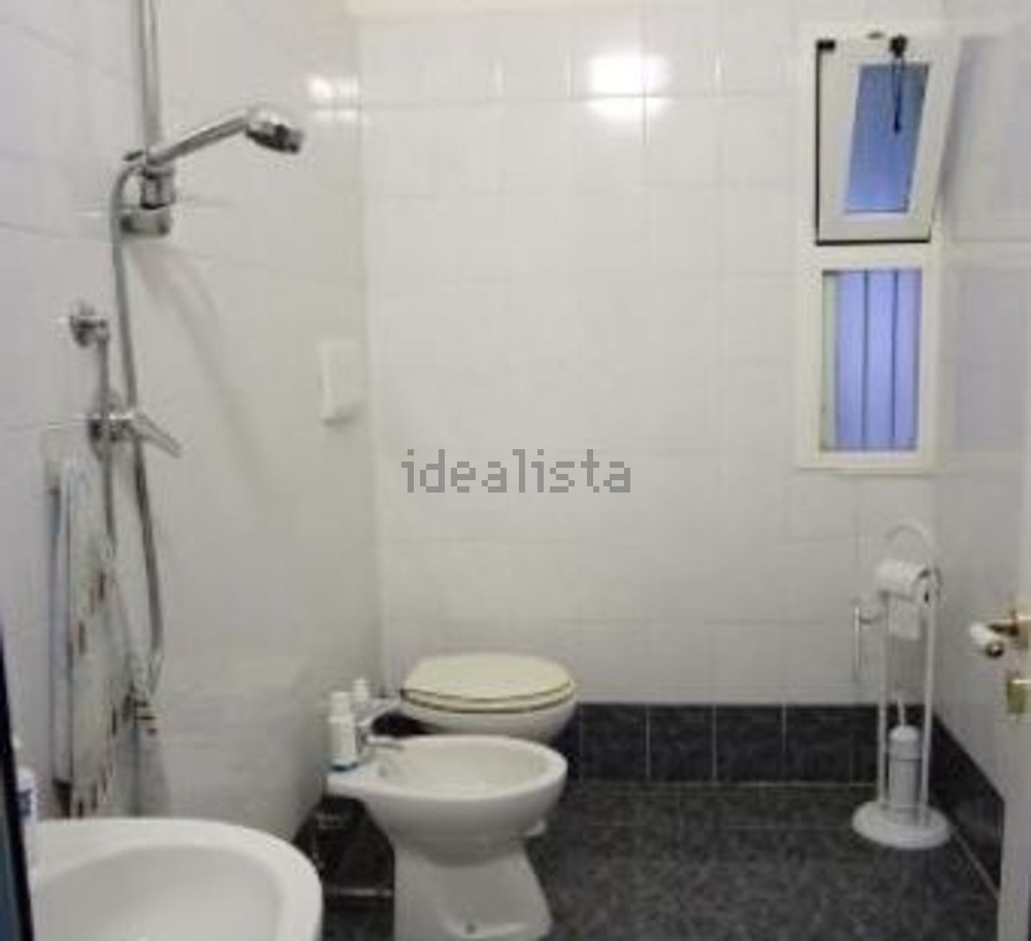 locale commerciale in vendita a Triggiano