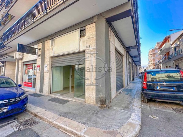 locale commerciale in vendita a Triggiano