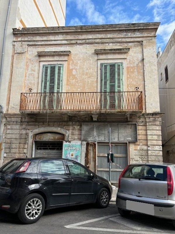 esavano in vendita a Triggiano