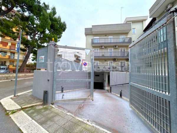 negozio in vendita a Triggiano