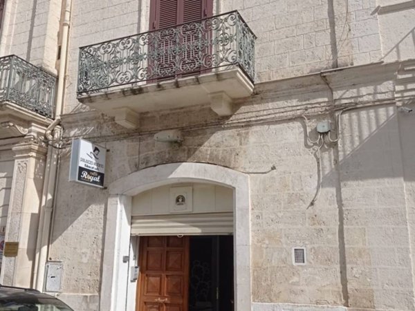 negozio in vendita a Triggiano