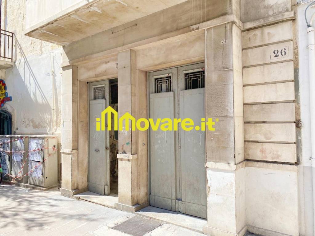 negozio in vendita a Triggiano