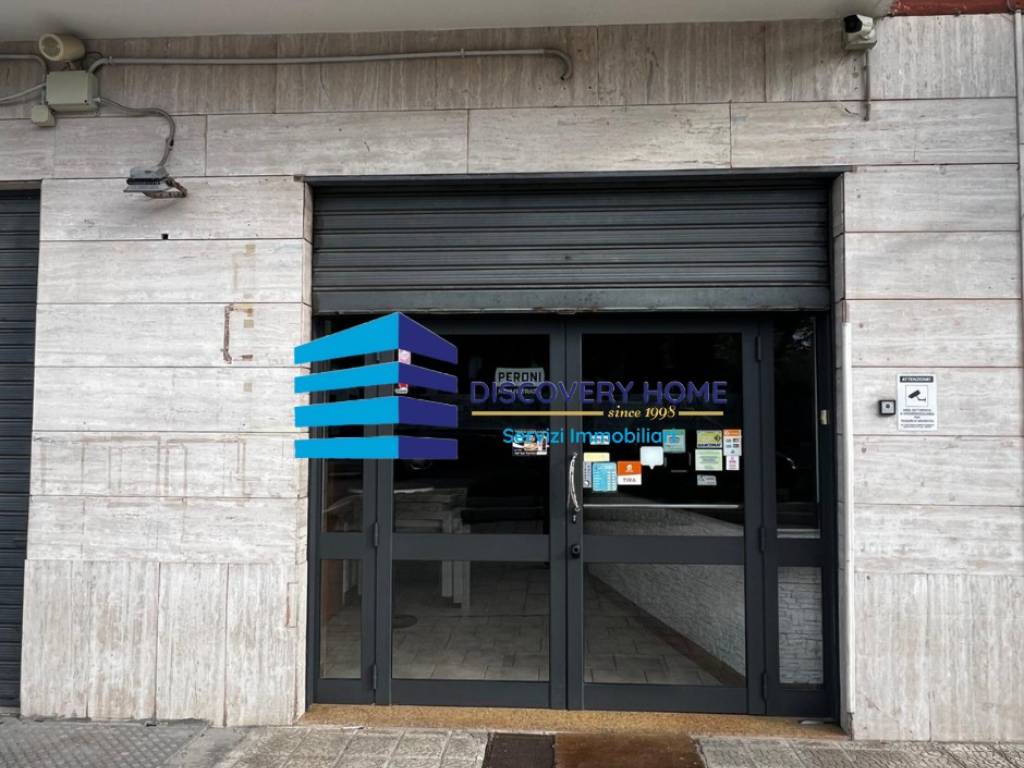 negozio in vendita a Triggiano