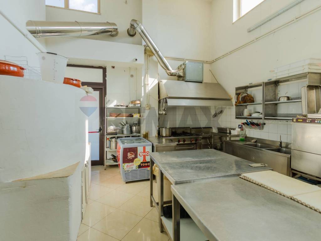 negozio in vendita a Triggiano