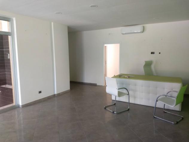 negozio in vendita a Triggiano