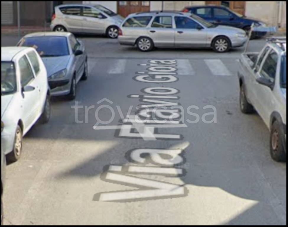 negozio in vendita a Triggiano