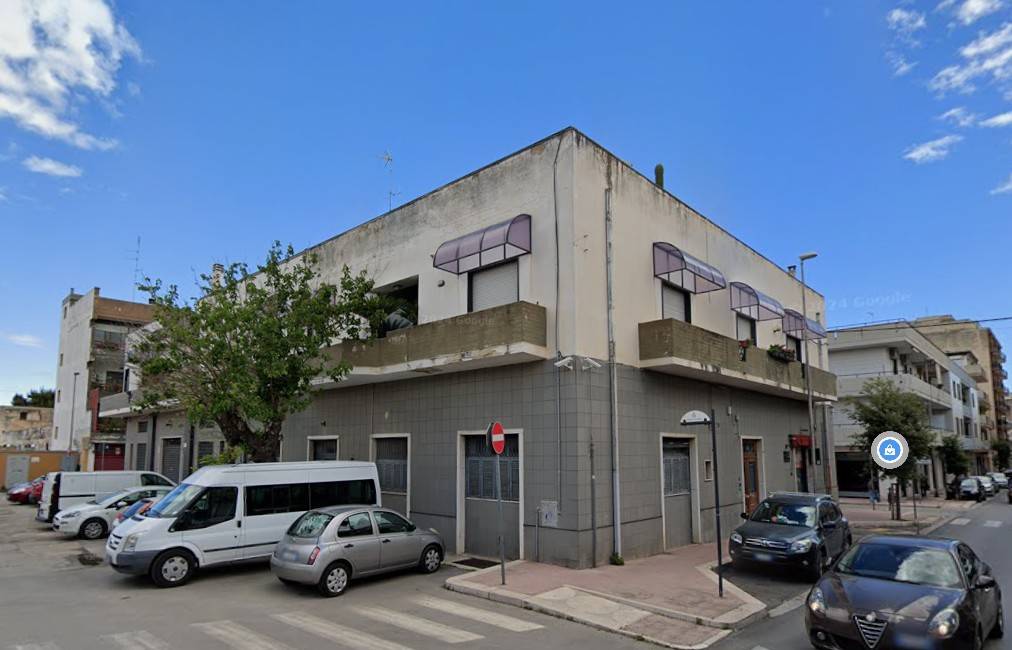 negozio in vendita a Triggiano