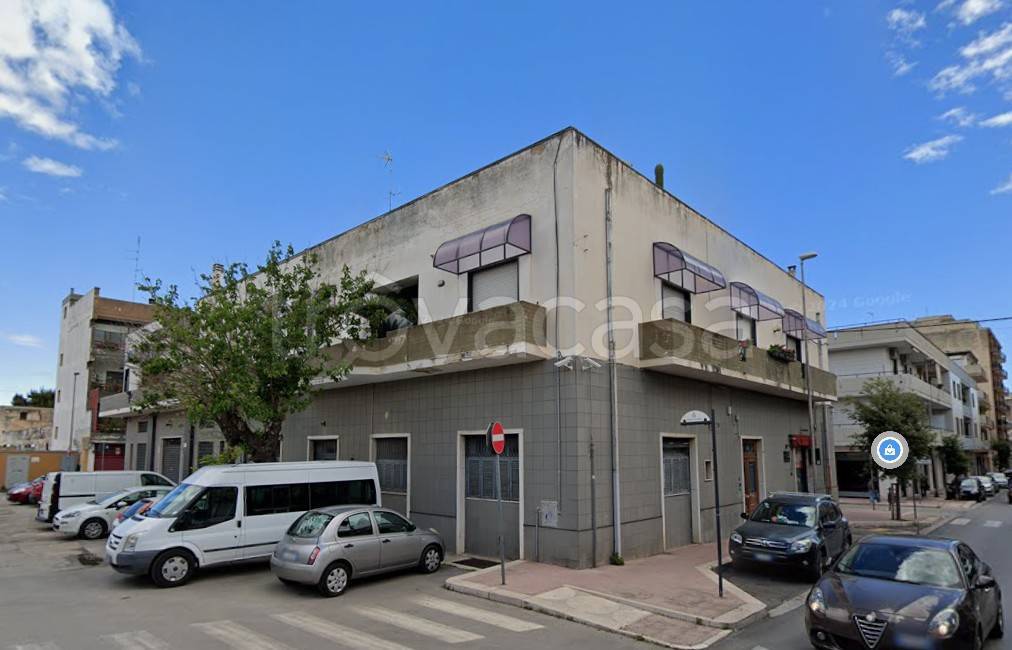 negozio in vendita a Triggiano