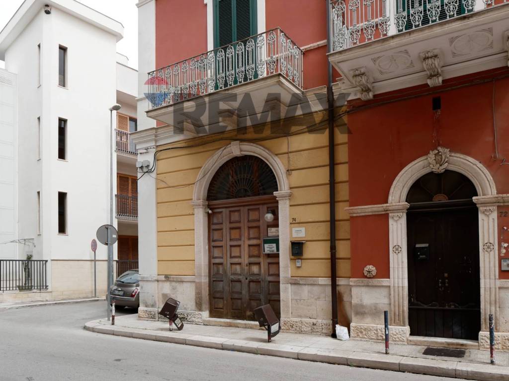 negozio in vendita a Triggiano