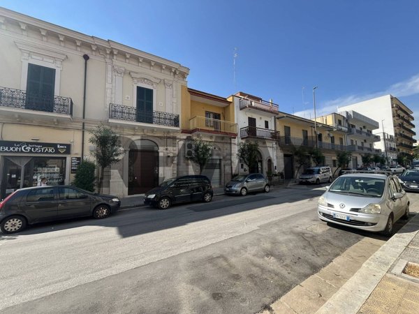 locale commerciale in vendita a Triggiano
