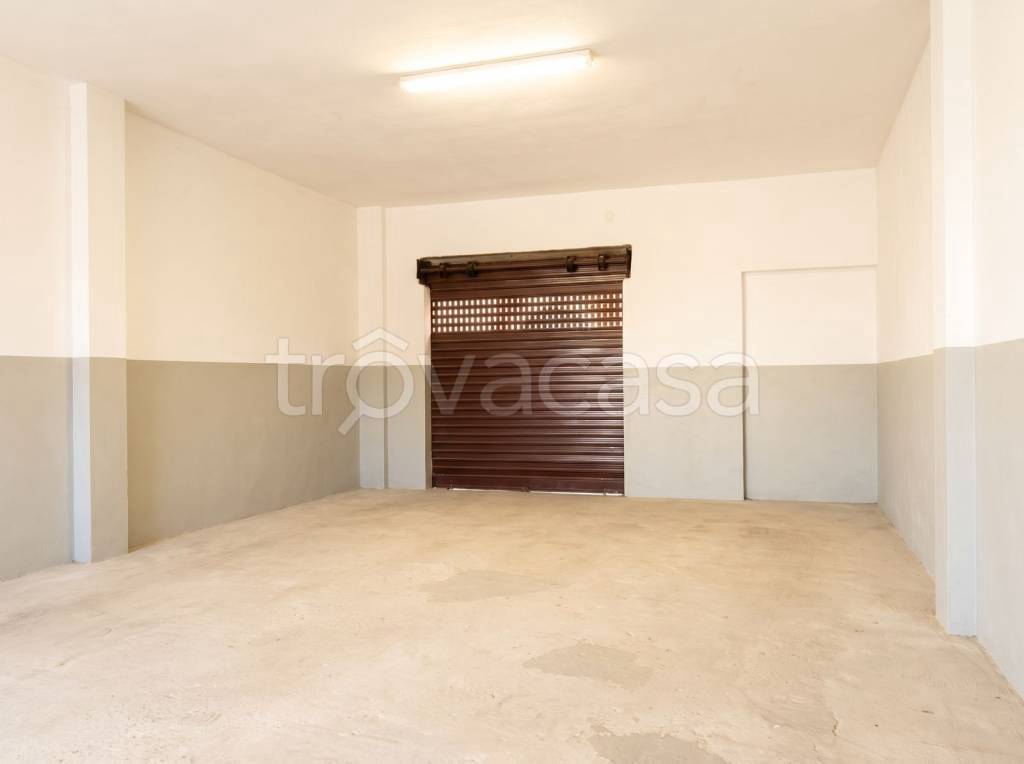 locale commerciale in vendita a Triggiano