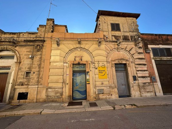 locale commerciale in vendita a Triggiano