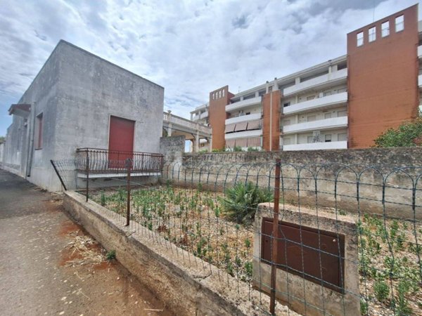 casa indipendente in vendita a Turi