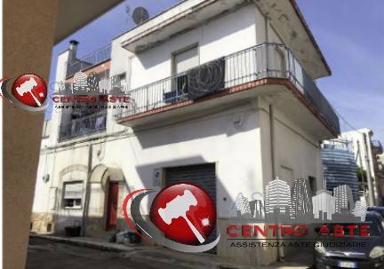 casa indipendente in vendita a Turi