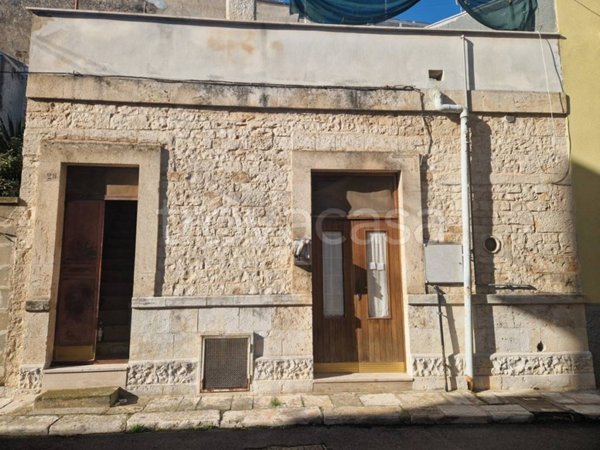 casa indipendente in vendita a Turi