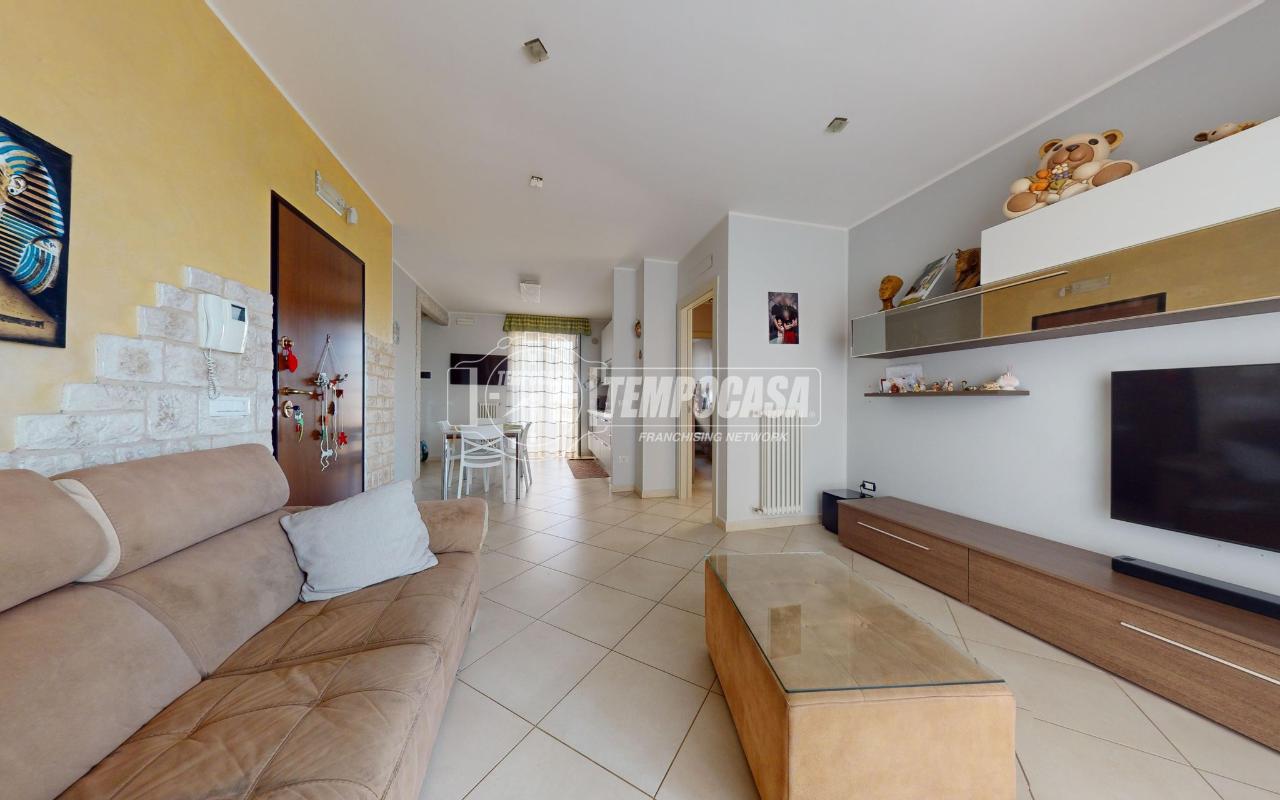 appartamento in vendita a Turi