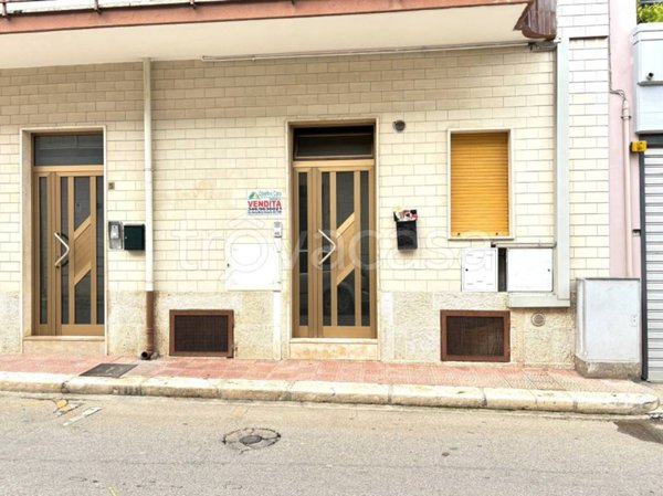 casa indipendente in vendita a Turi