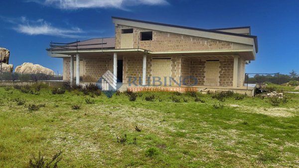 casa indipendente in vendita a Turi