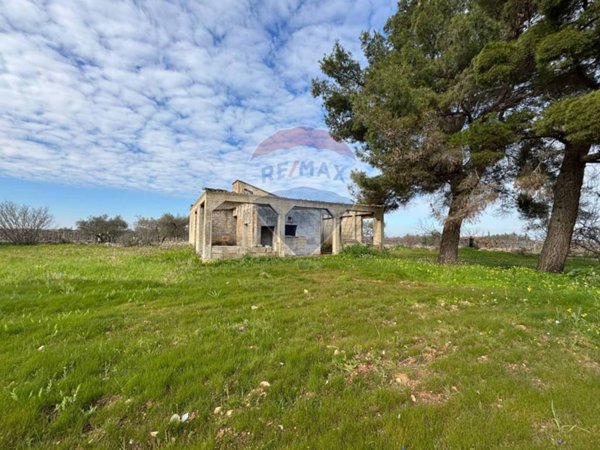casa indipendente in vendita a Turi