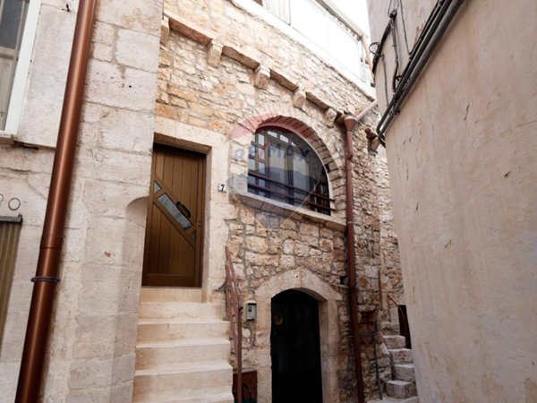 casa indipendente in vendita a Turi