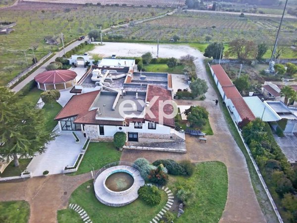 negozio in vendita a Turi
