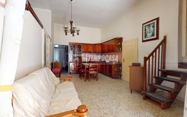 casa indipendente in vendita a Turi