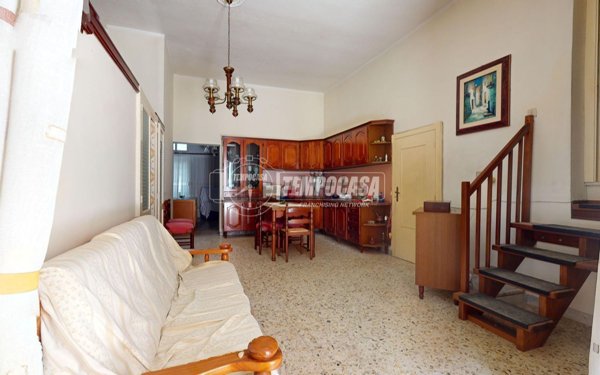 casa indipendente in vendita a Turi