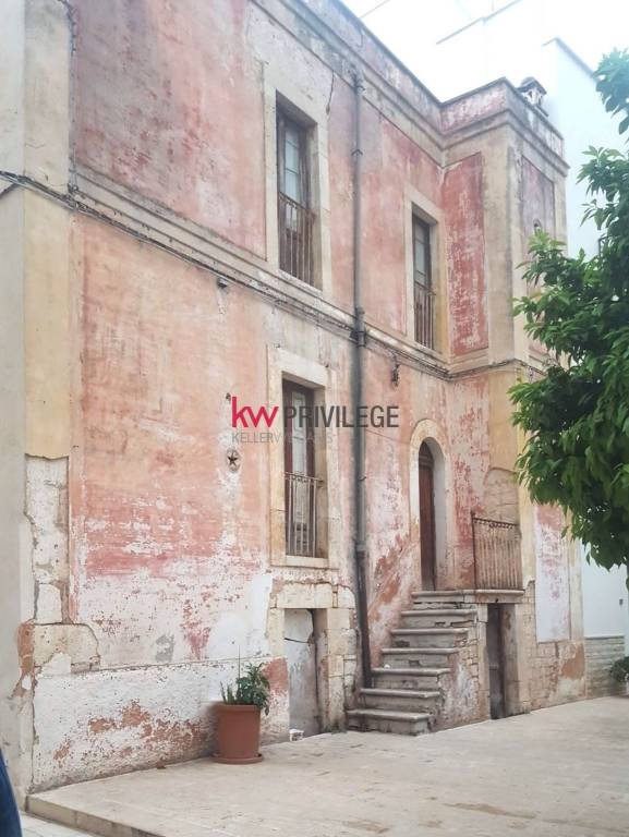 casa indipendente in vendita a Turi