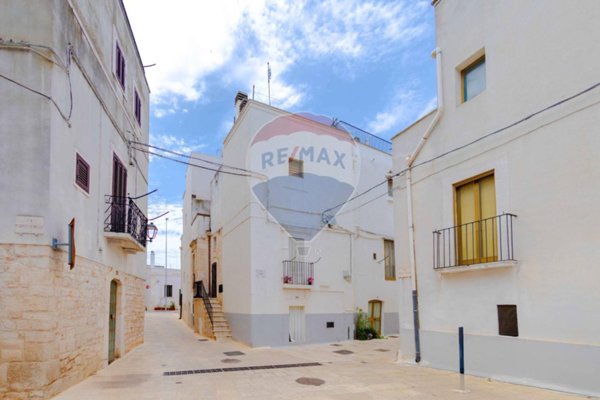 casa indipendente in vendita a Turi