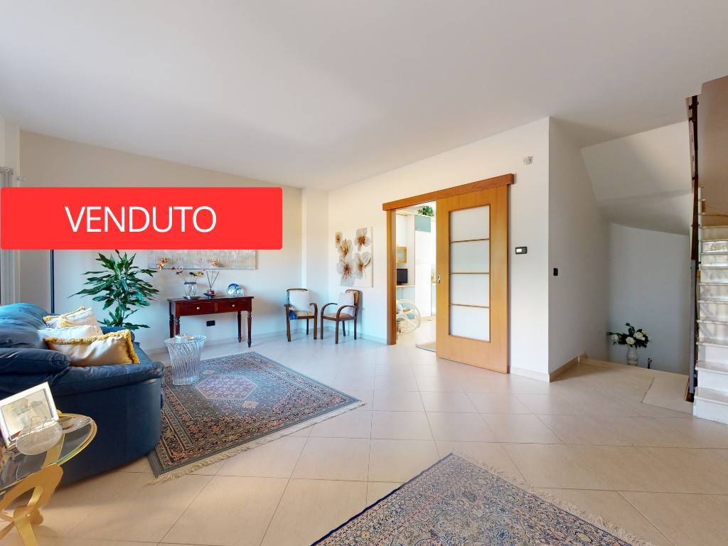 casa indipendente in vendita a Turi