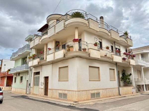 casa indipendente in vendita a Turi