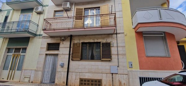 casa indipendente in vendita a Turi