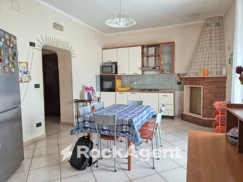 appartamento in vendita a Turi