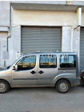 negozio in vendita a Turi