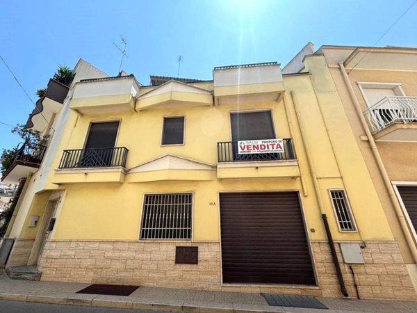 casa indipendente in vendita a Turi