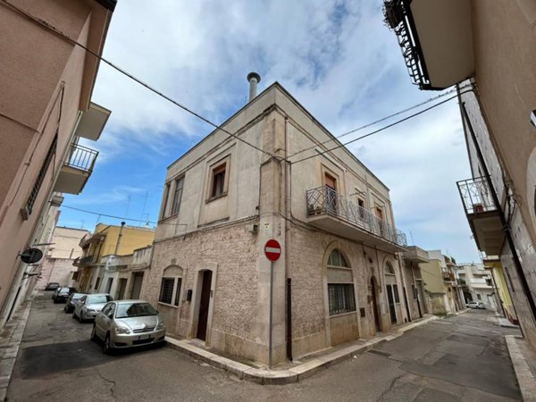 casa indipendente in vendita a Turi