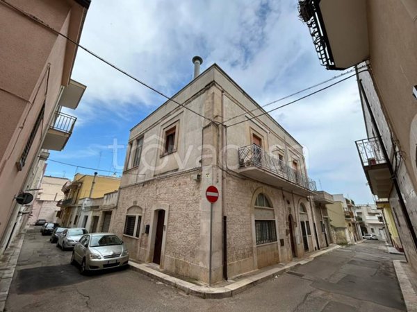 casa indipendente in vendita a Turi