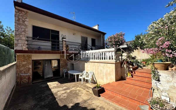 casa indipendente in vendita a Turi