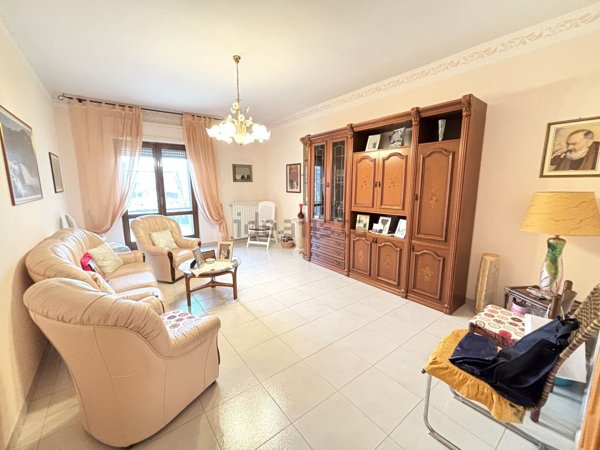 appartamento in vendita a Turi