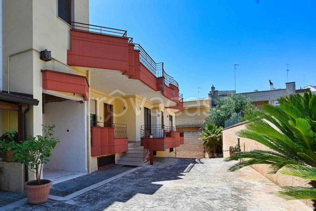casa indipendente in vendita a Turi
