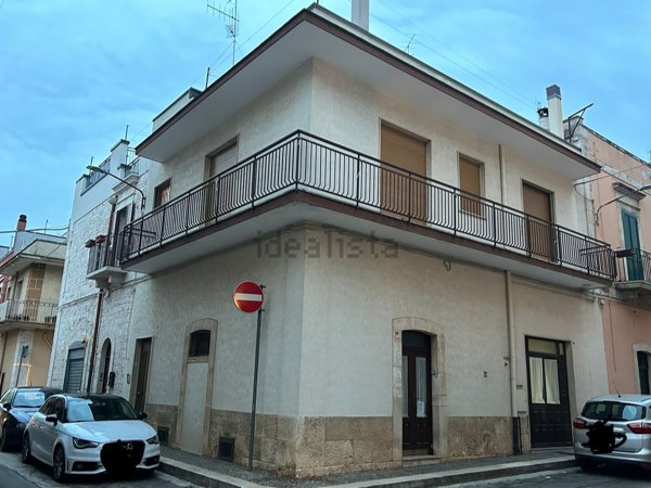 casa indipendente in vendita a Turi