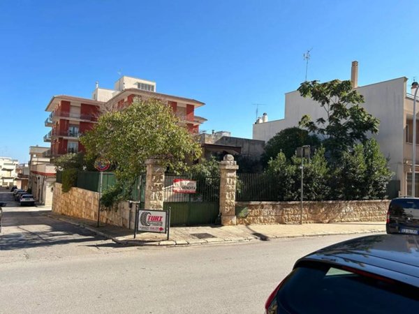casa indipendente in vendita a Turi