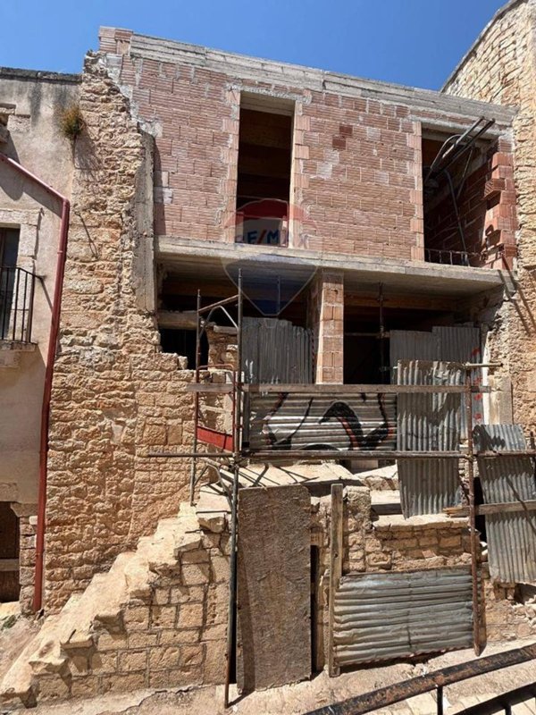 casa indipendente in vendita a Turi