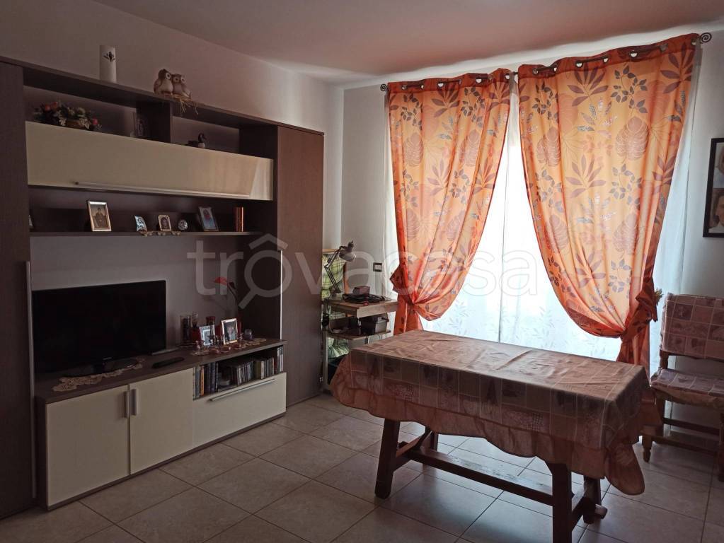 appartamento in vendita a Turi